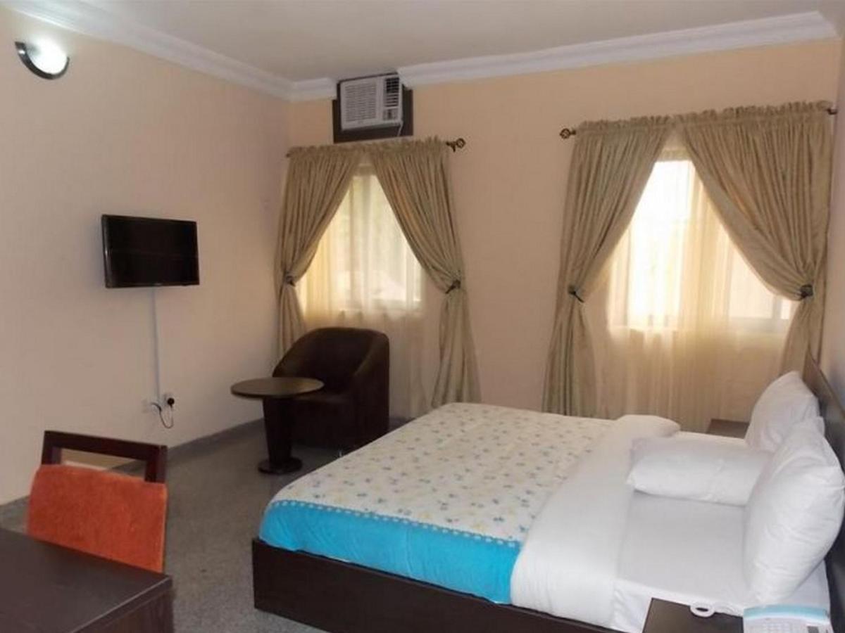 Room In Lodge - Ambience Hotels Abujahome For Leisure And Business Travellers Exterior photo